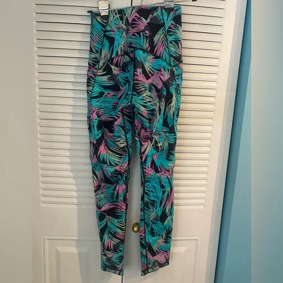 Manduka Tropical Leaf Print Leggings - Picture 2 of 7